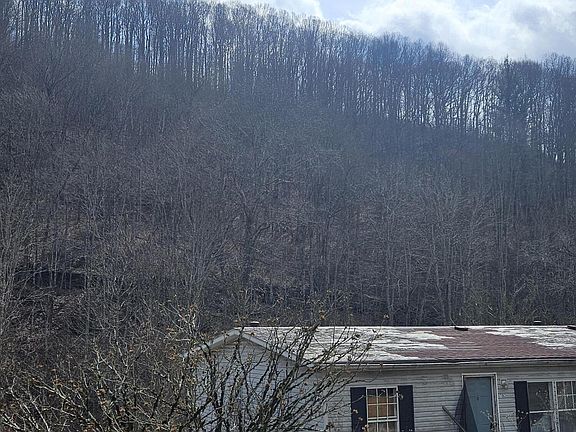 3rd image of 792 Adria Rd
