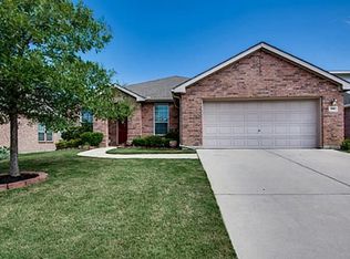 848 Roaring Springs Rd, Grand Prairie, TX 75052