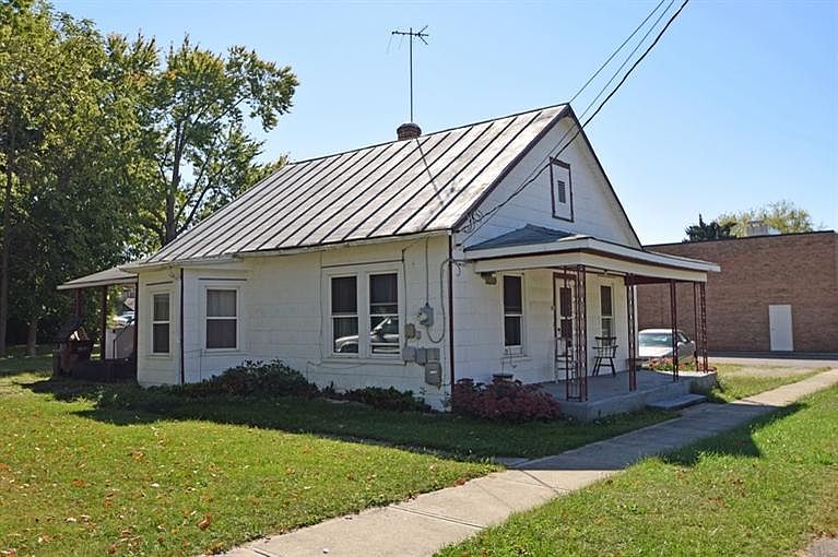 2nd image of 106 N Forest Ave