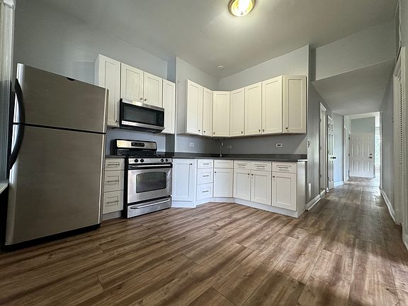 5th image of 3327 W Beach Ave #2