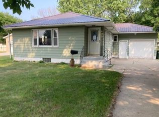 633 Stearns Ave, Paynesville, MN 56362