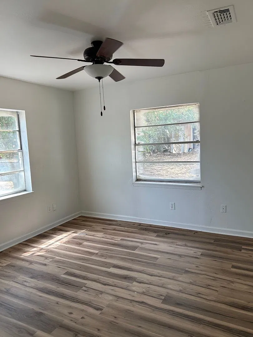2 bedroom 1 bath freshly remodeled home located in Mineral Wells! — Photo 4