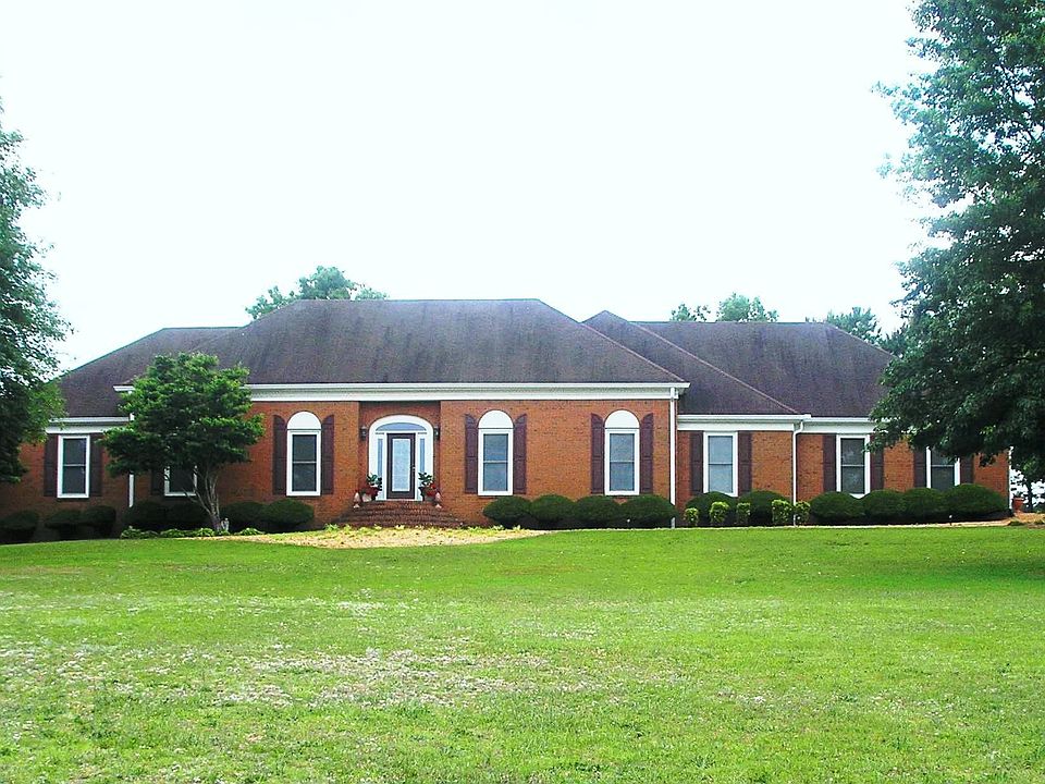 Front View/ 2.1 Acres