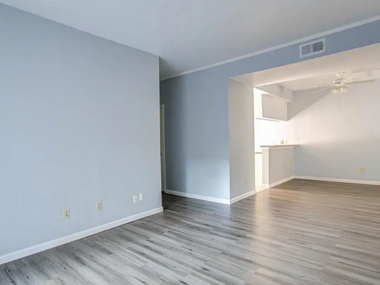 11711 Memorial Dr #381 — Photo 3