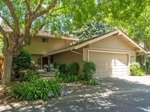 2042 University Park Dr, Sacramento, CA 95825