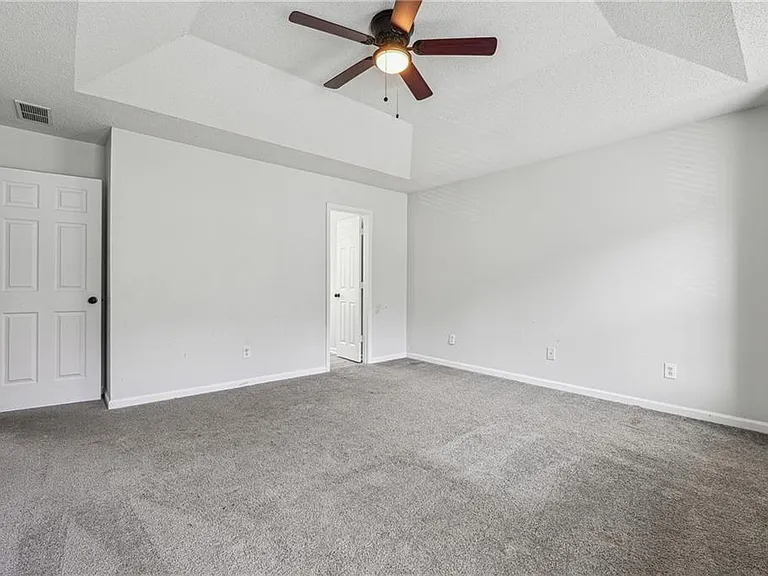2205 Dresden Grn NW — Photo 23