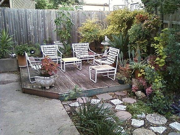 5th image of 15009 Mineral Springs St