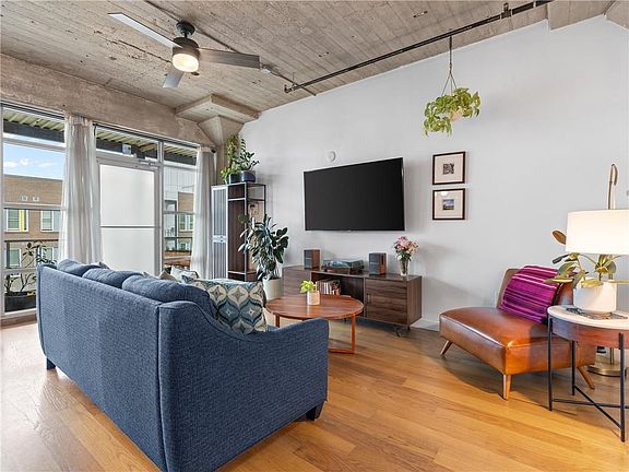 5th image of 890 Memorial Dr SE Unit 206