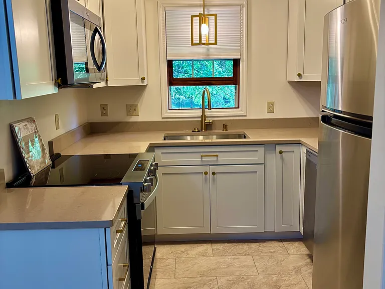 210 Urbandale Pkwy #210 — Photo 16