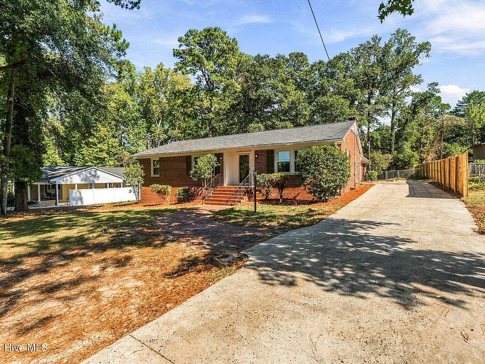 1st image of 802 Roberdel Road