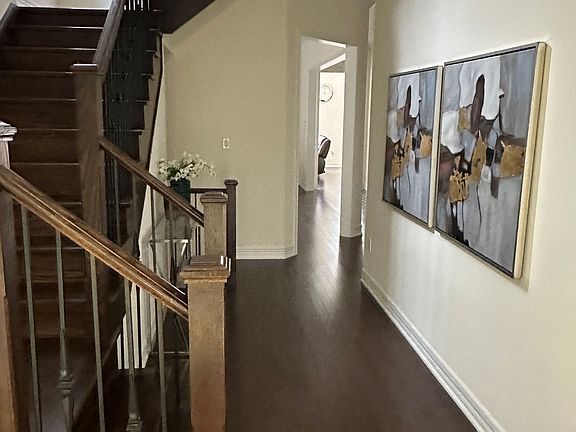 4th image of 7 Suttonrail Way