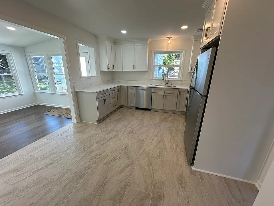 115 Catoctin Cir NE