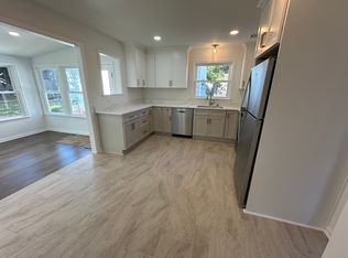 115 Catoctin Cir NE, Leesburg, VA 20176