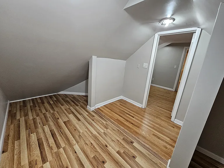 150 Illinois Ave #2 — Photo 16