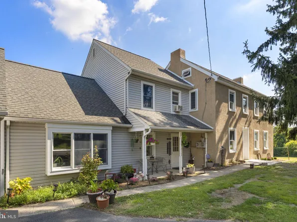 2063 Hill Rd, Perkiomenville, PA 18074