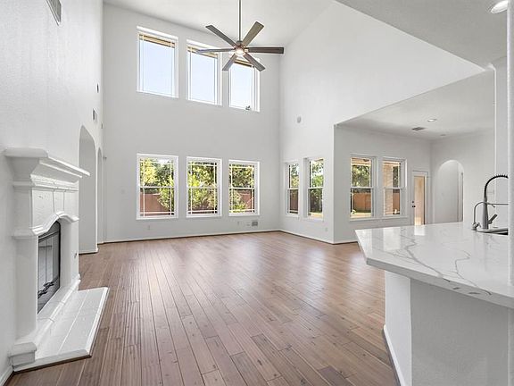 5th image of 11901 Shore Pointe Dr