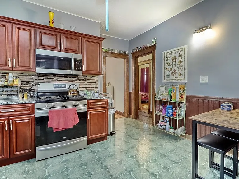 26 Oakland St #2 — Photo 8
