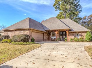 516 Holly Ridge Rd, Vicksburg, MS 39180