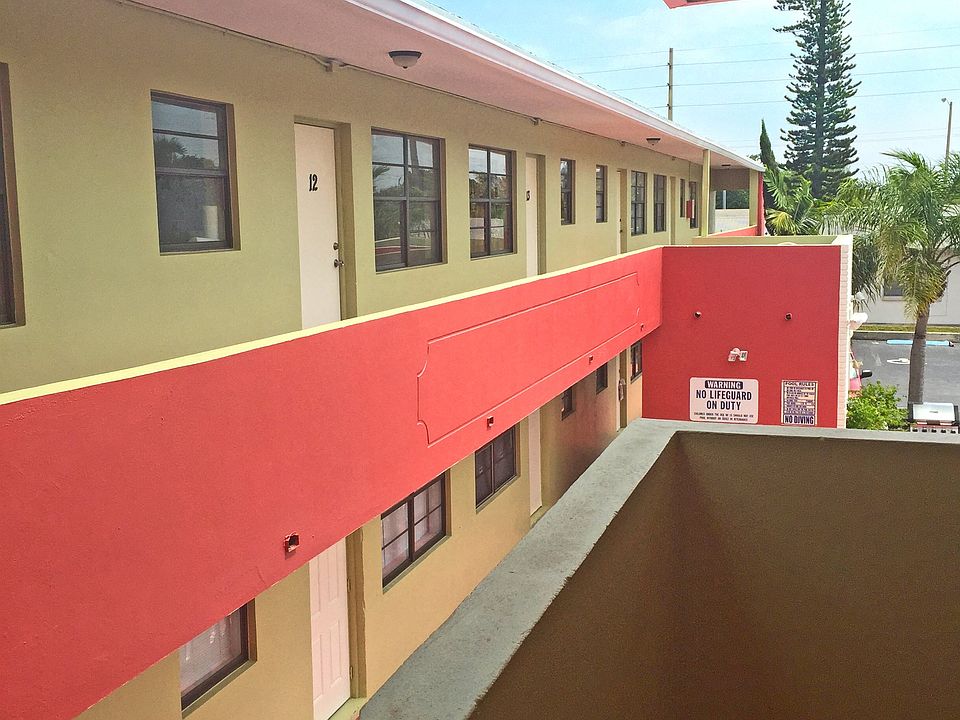 1st image of 925 NW 30th Ct APT 12