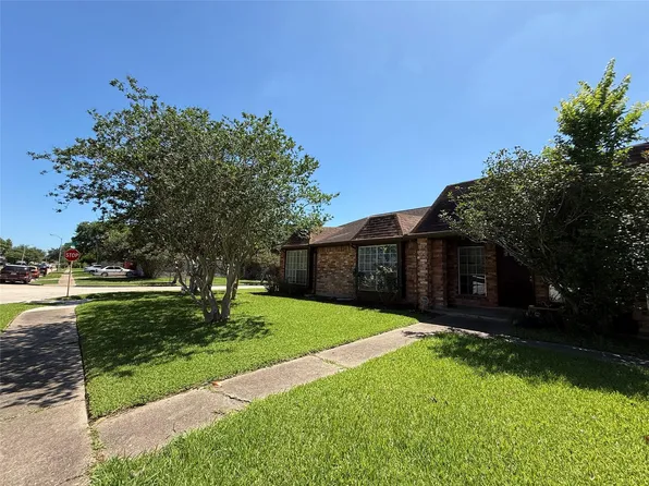 9503 Homeland Dr, Houston, TX 77083