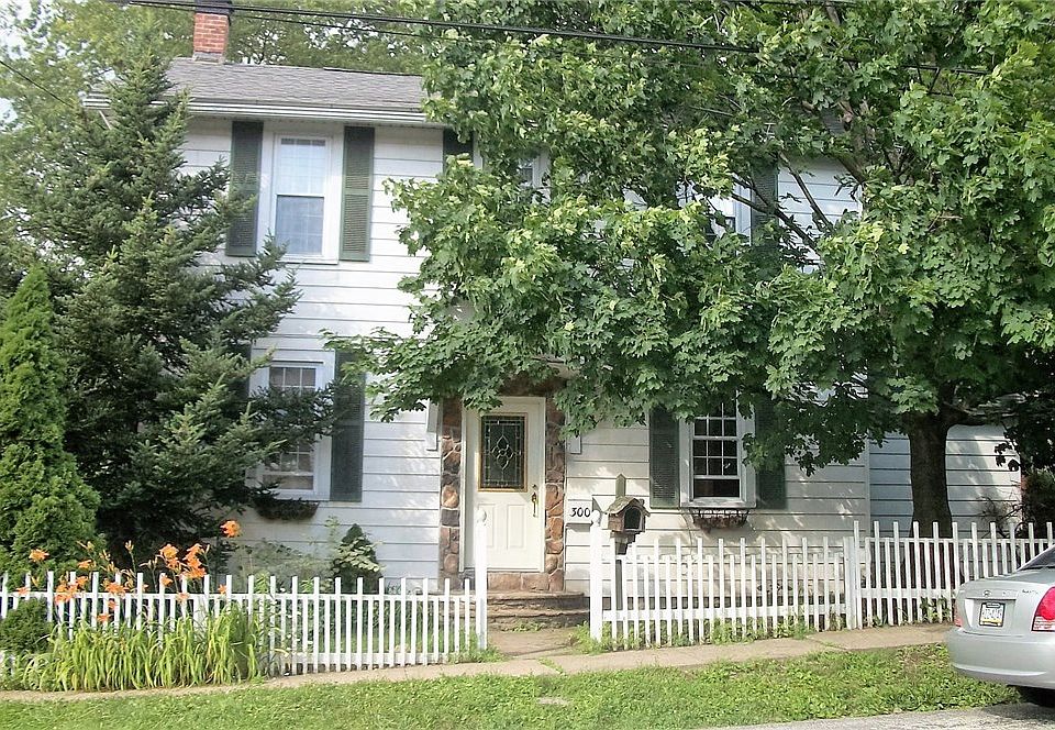 1st image of 300 E Loyalhanna St