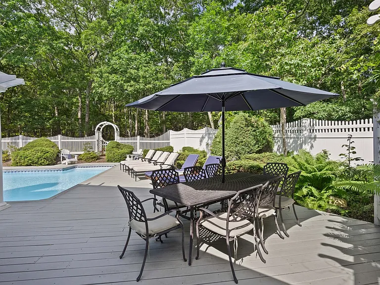 3 Fairway Dr — Photo 4
