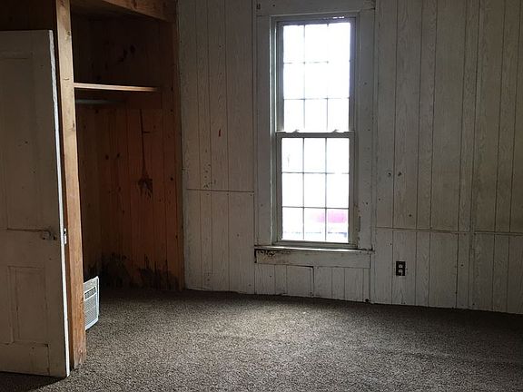 5th image of 511 Knox St
