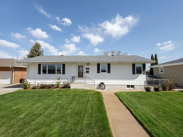 122 S Rose Ln, Columbus, NE 68601