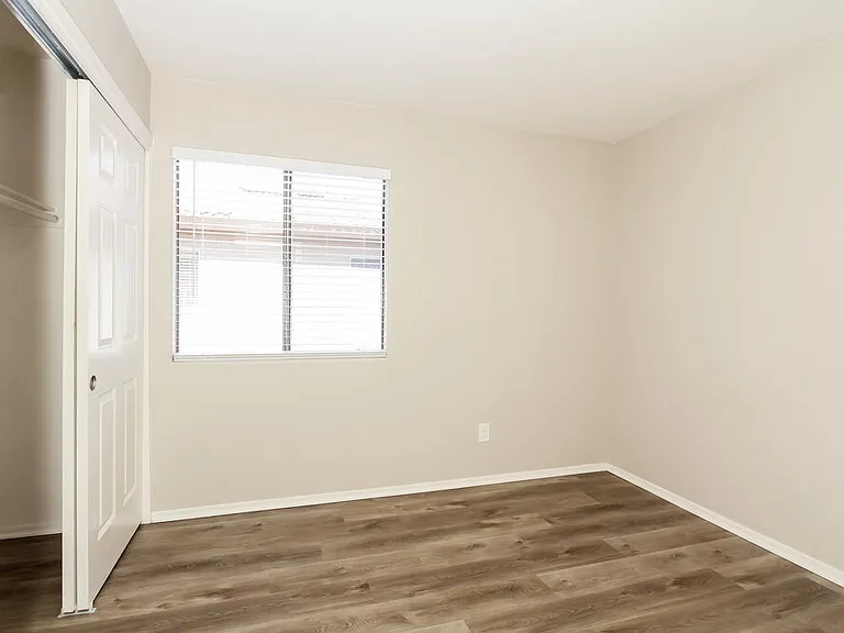 6586 W Blythe Pl — Photo 12