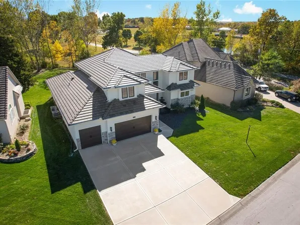 133 Shore Dr, Lake Winnebago, MO 64034