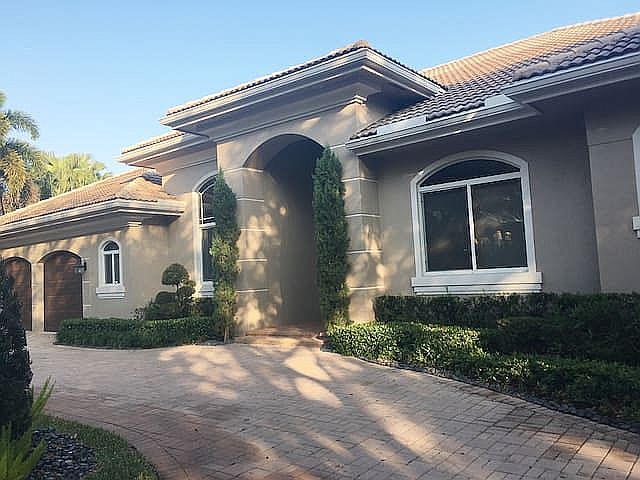 1st image of 3385 Hollywood Oaks Dr