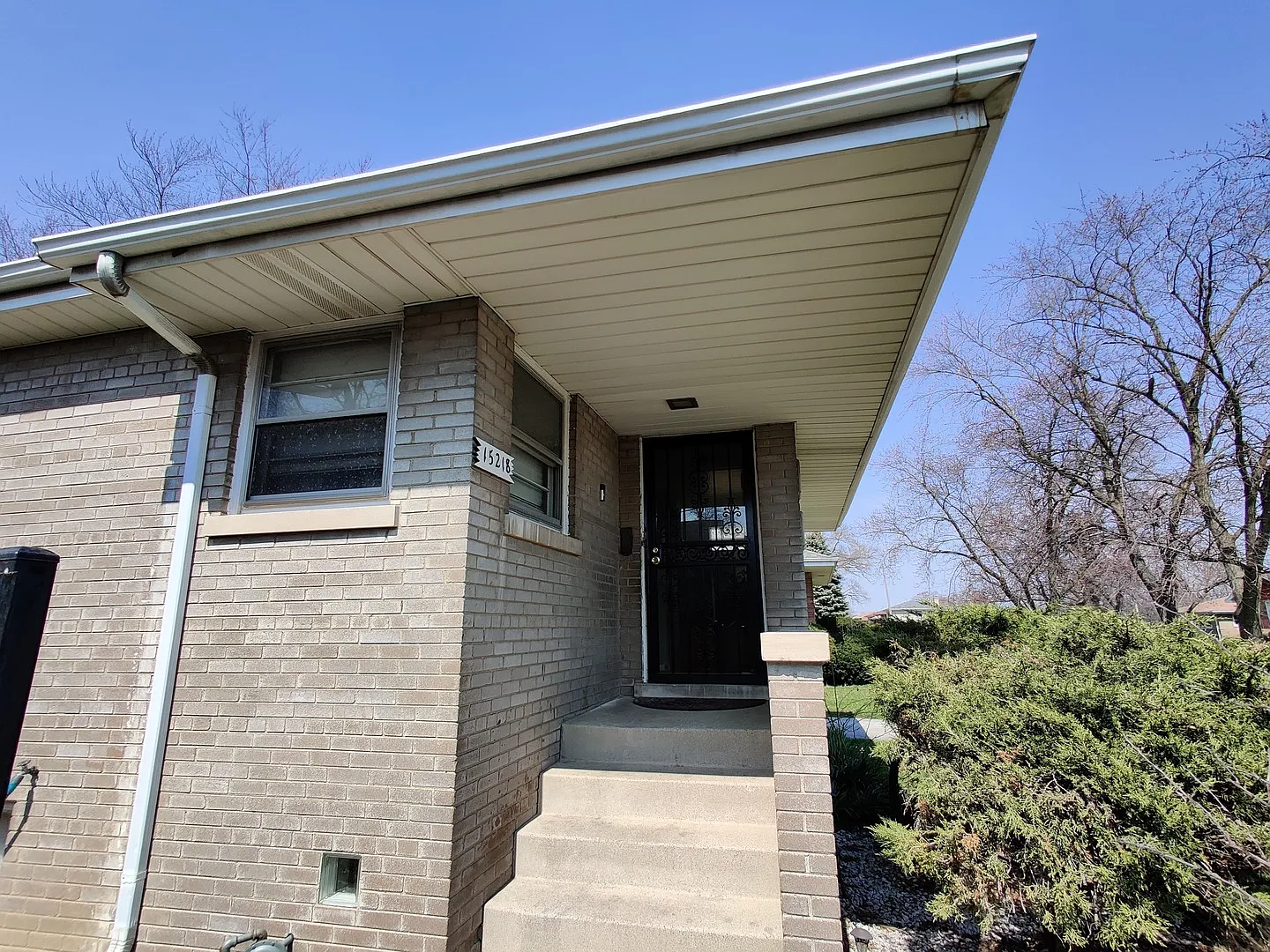 15218 Wabash Ave photo 1