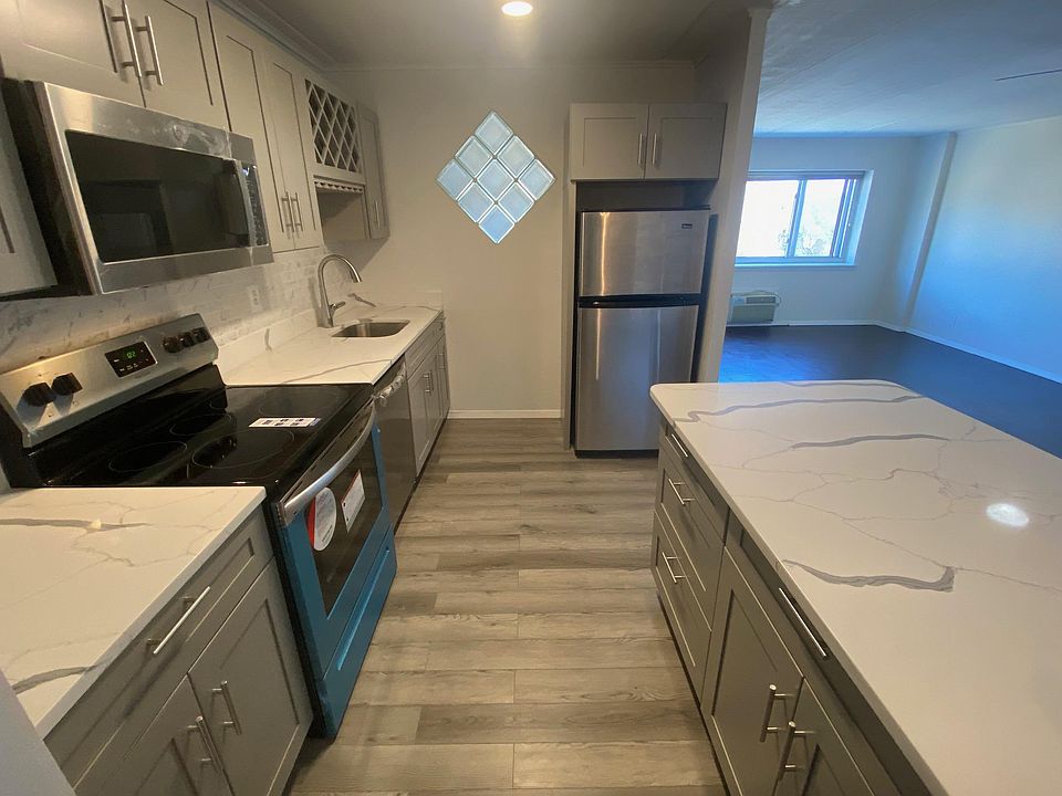 1st image of 416-6 Benedict Ave