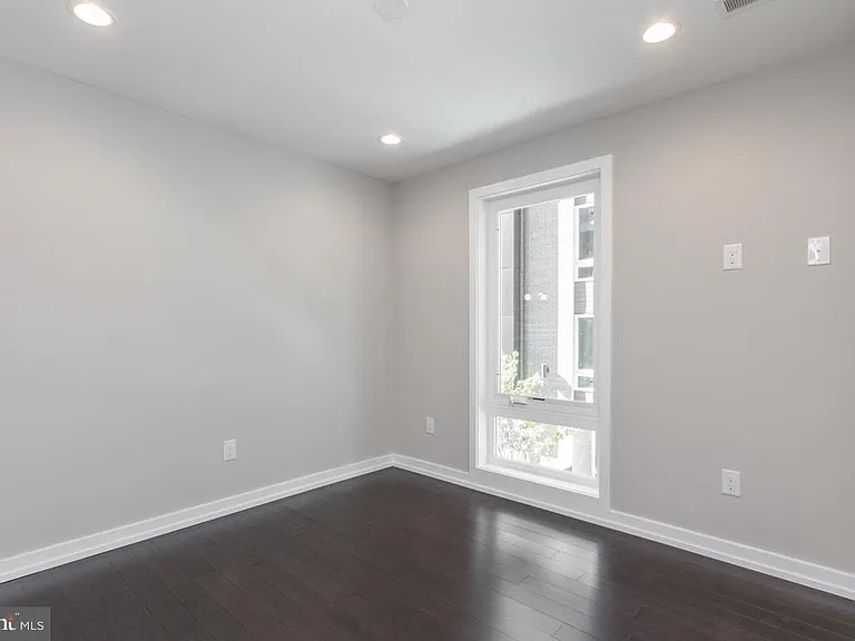 716 S Sartain St #2 — Photo 10