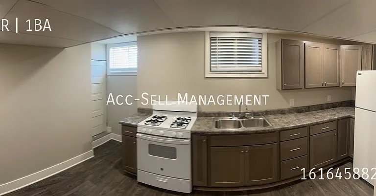 1571 Plainfield Ave NE #1 — Photo 3