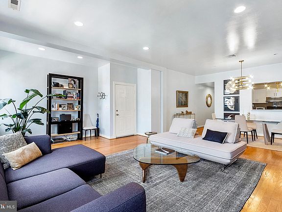 5th image of 2138-42 Lombard St APT 4