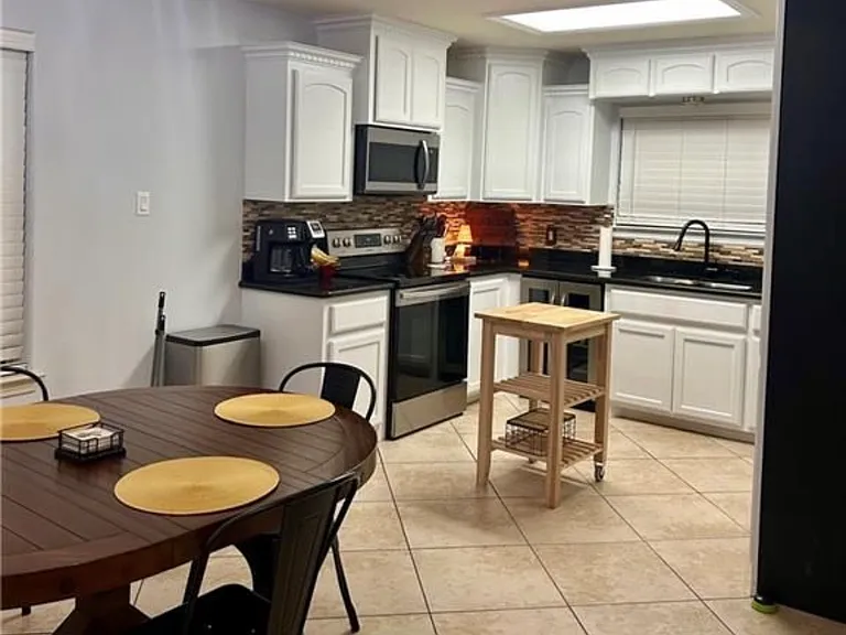 1405 Pheasant Dr — Photo 3