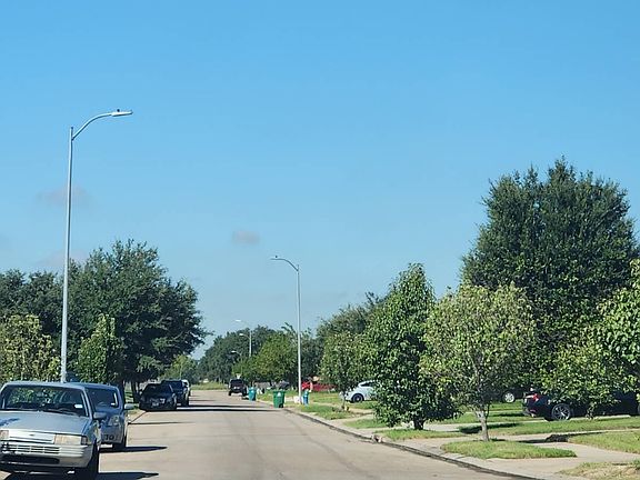 5th image of 5639 Park Village Dr