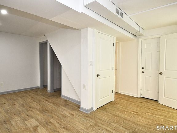 5th image of 170 Sequoia Rd