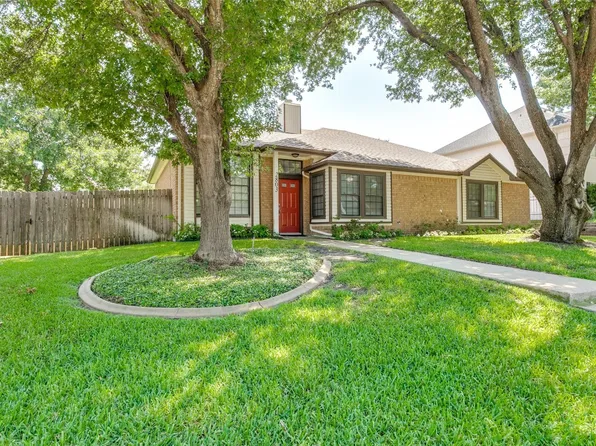 2803 Live Oak Dr, Grapevine, TX 76051