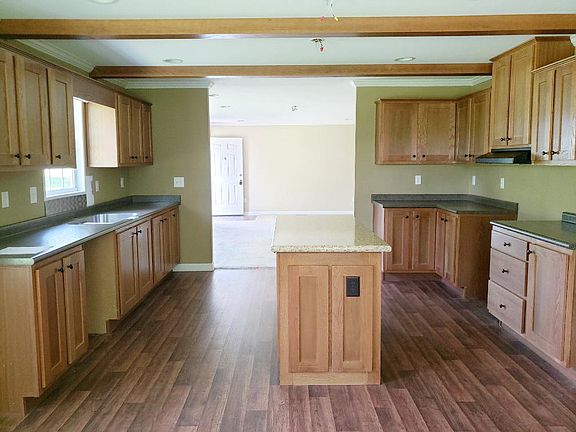4th image of 604 Mountain Meadow Dr