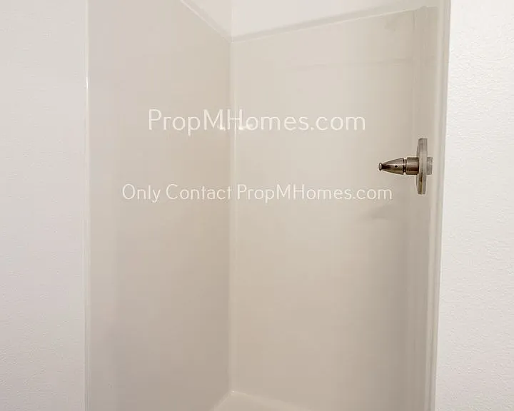 1825 SE 50th Ave #102 — Photo 8