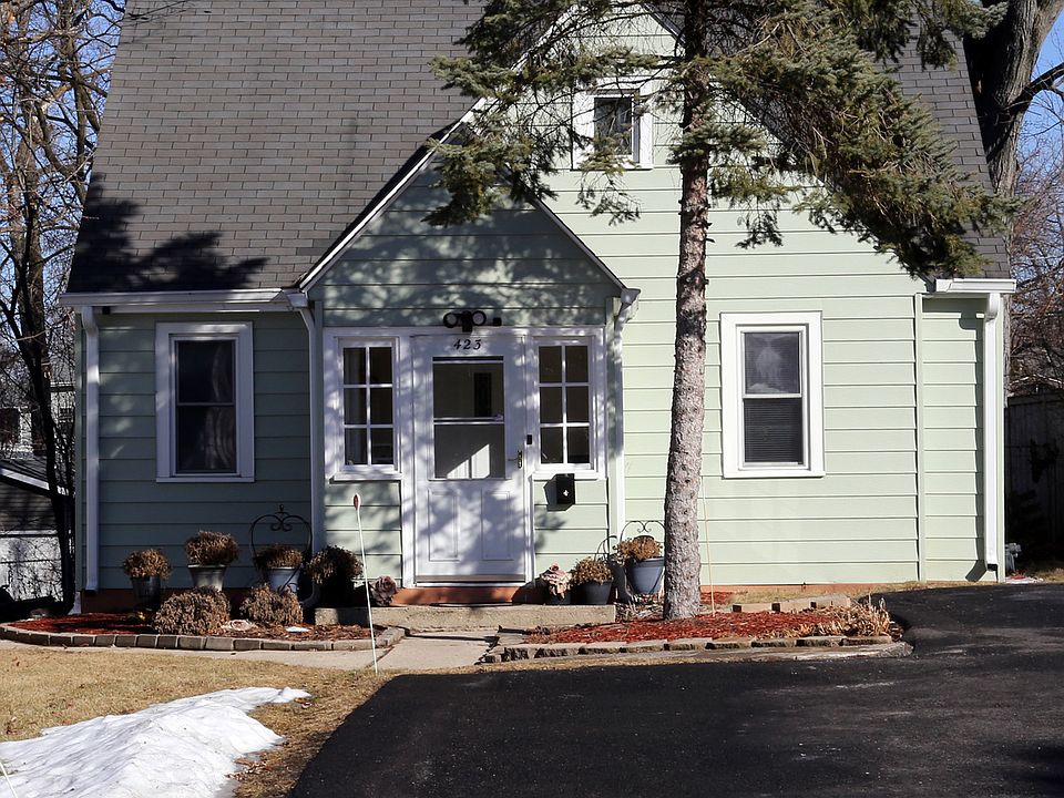 1st image of 423 Bellevue Dr