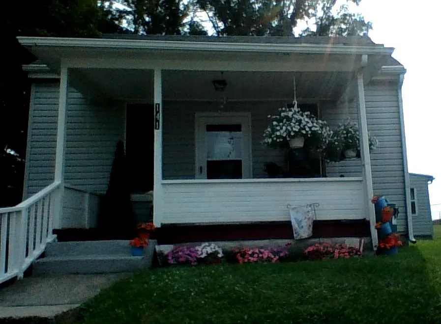 141 N Chillicothe St photo 1