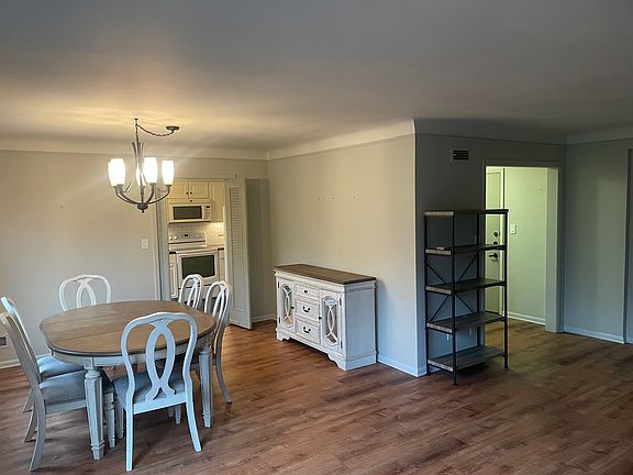 4th image of 19425 Van Aken Blvd APT 408