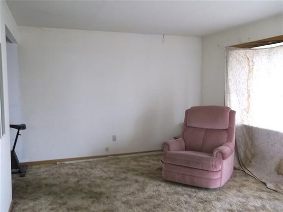 2nd image of 5220 Gardendale Ave