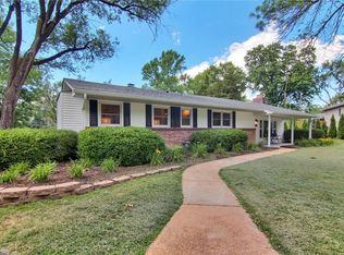 855 Mission Hills Ct, Saint Louis, MO 63141