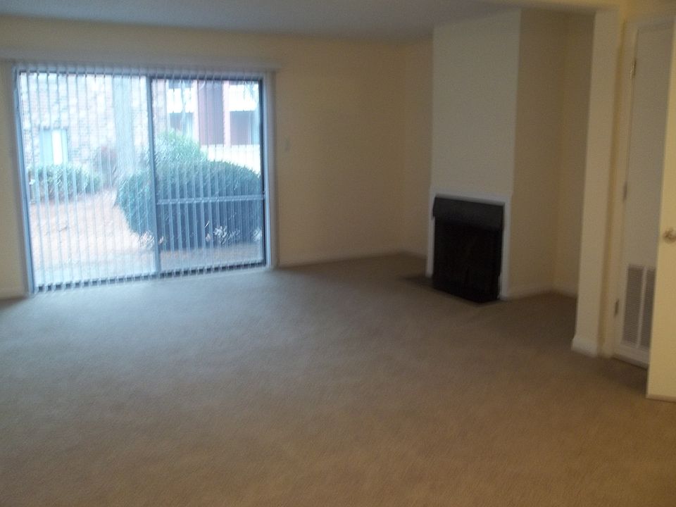 2nd image of 33 Kilbrannon Dr