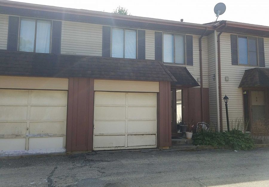 1st image of 1901 E Parklake Dr