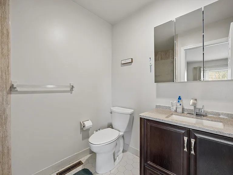 39 Cabot Ct — Photo 16